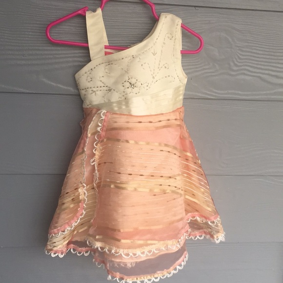 Adorable Leonor Dress - Picture 6 of 8